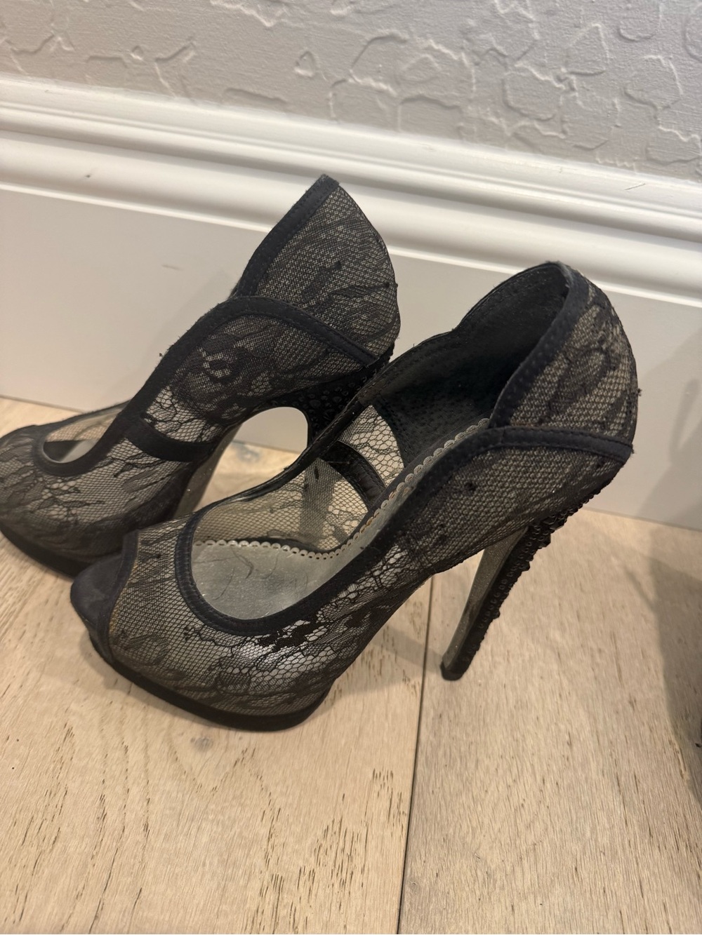 Bebe Platform Heels – Size 6 – Great Condition